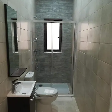 Large 3 Bedroom Pembroke
